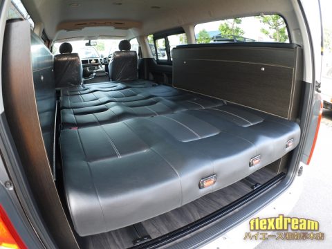 ライトキャンピングカーFD-BOX6・サブバッテリー＆インバーター付　2段ベッド